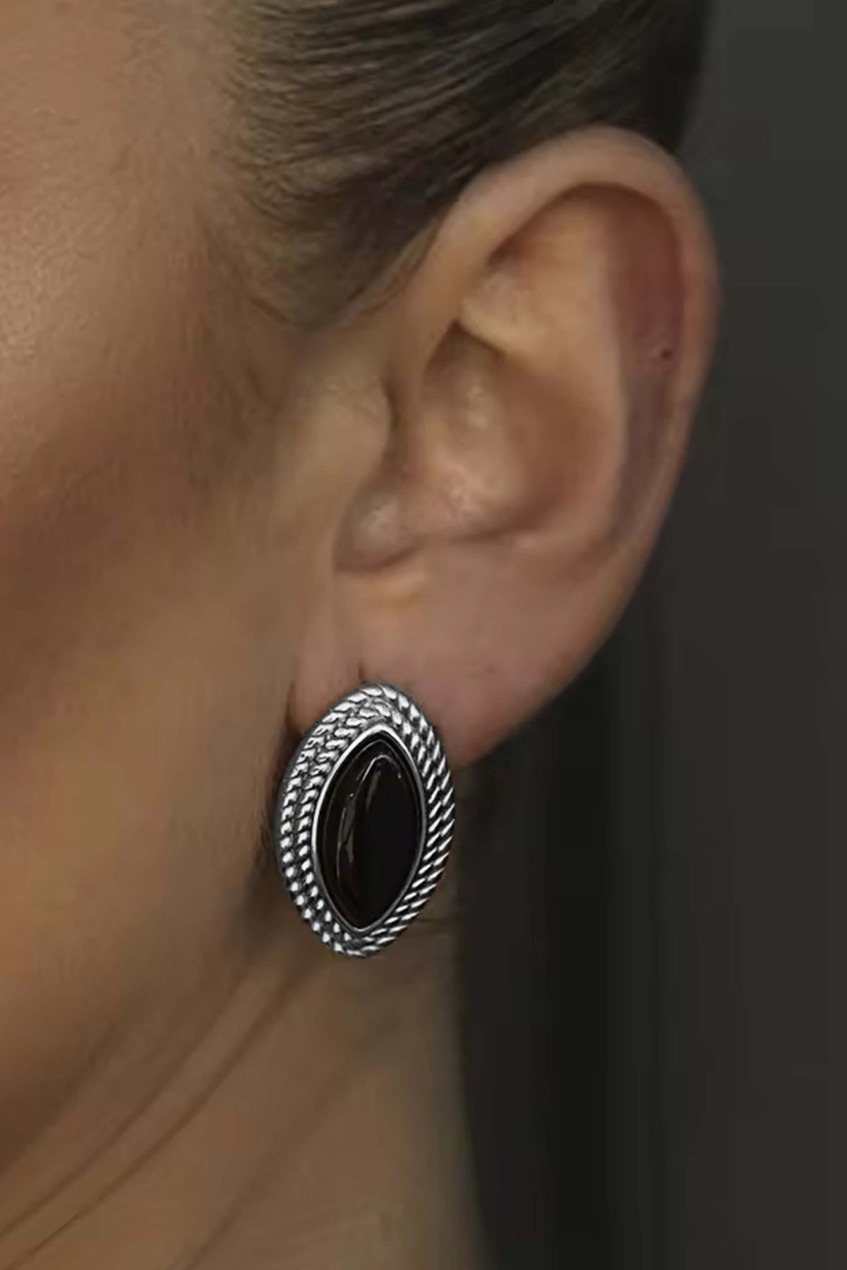 ZEYA - Regina Leaf - Shaped Earrings