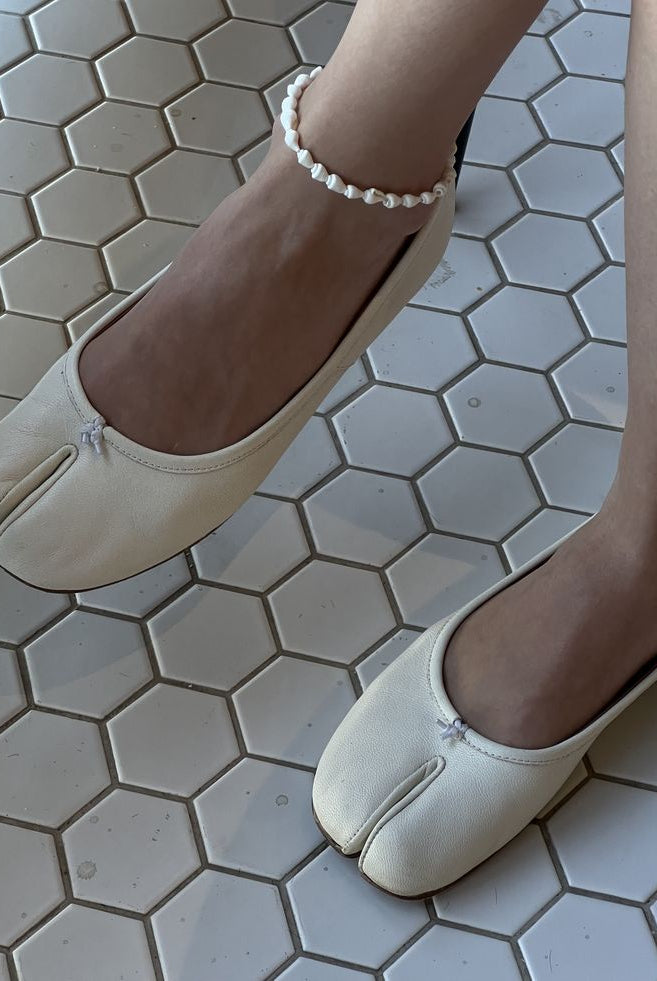 ZEYA - Sally Split Toe Ballet Flats