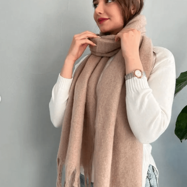 ZEYA - Thigh-Length Chunky Knit Scarf