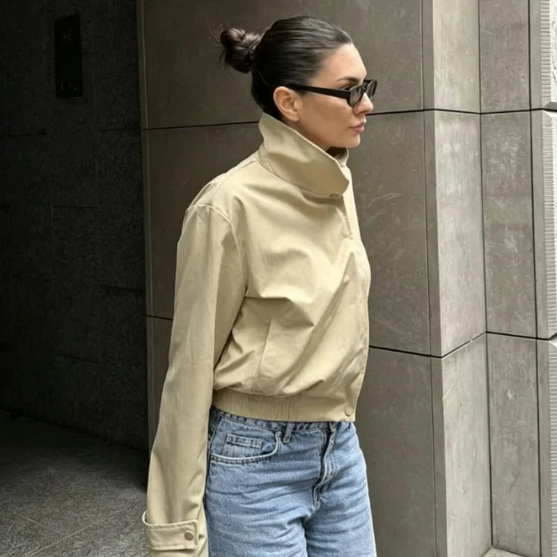 Veste Carla à col montant zippé