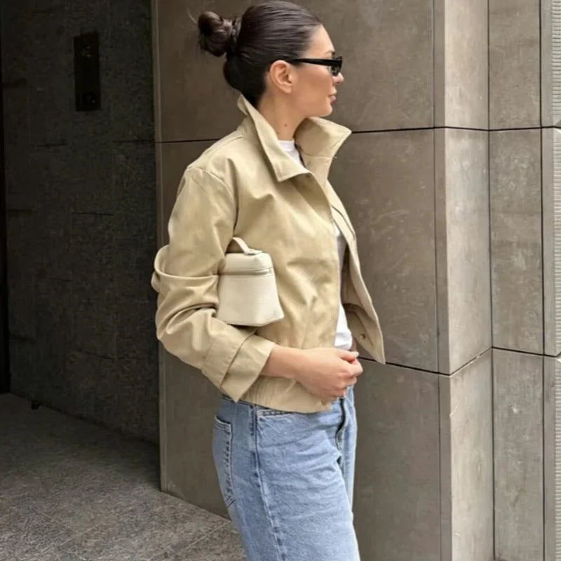 Veste Carla à col montant zippé