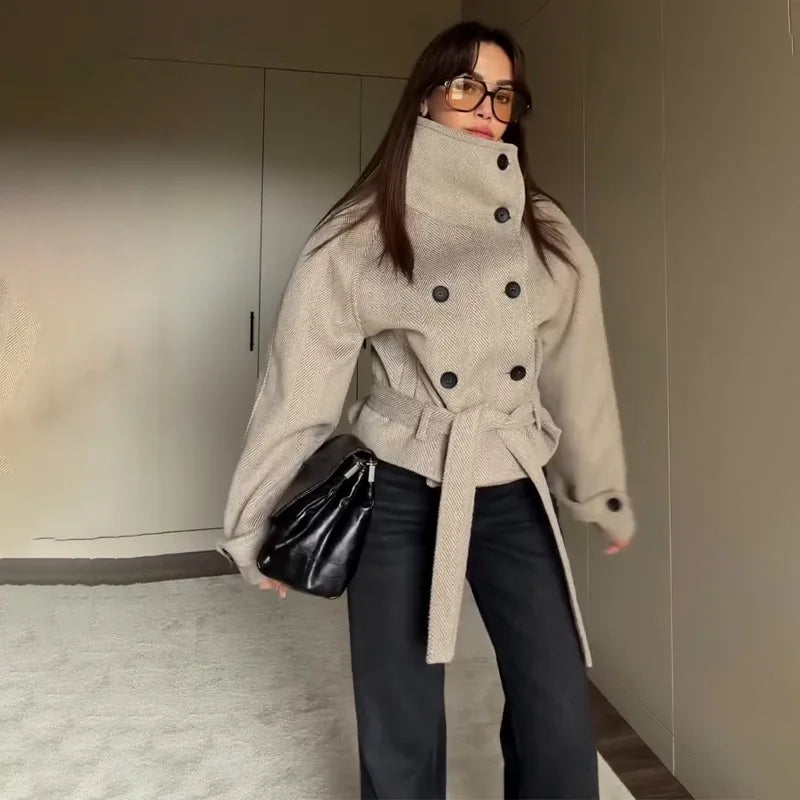 Manteau Olivia à col montant ceinturé
