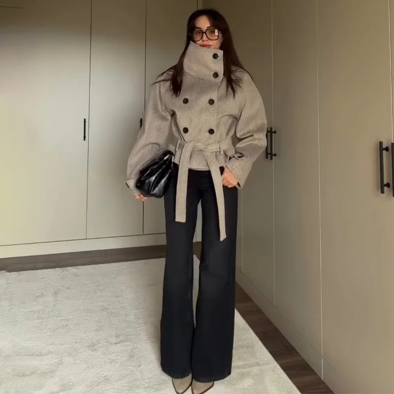 Manteau Olivia à col montant ceinturé