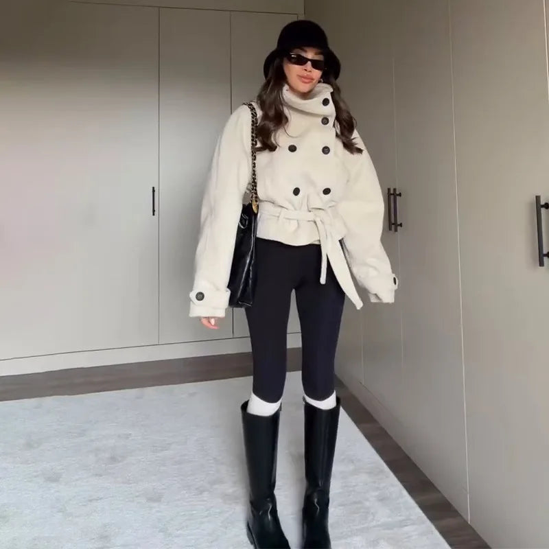 Manteau Olivia à col montant ceinturé