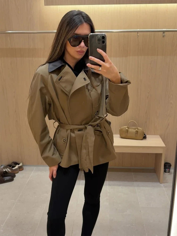 Mary Trench Ceinturée Col Contrasté