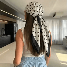 Maria foulard en soie à pois