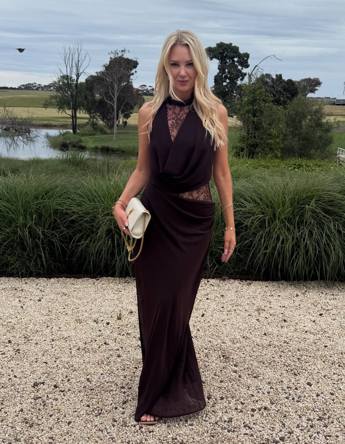 Robe longue Sienna en dentelle à col halter