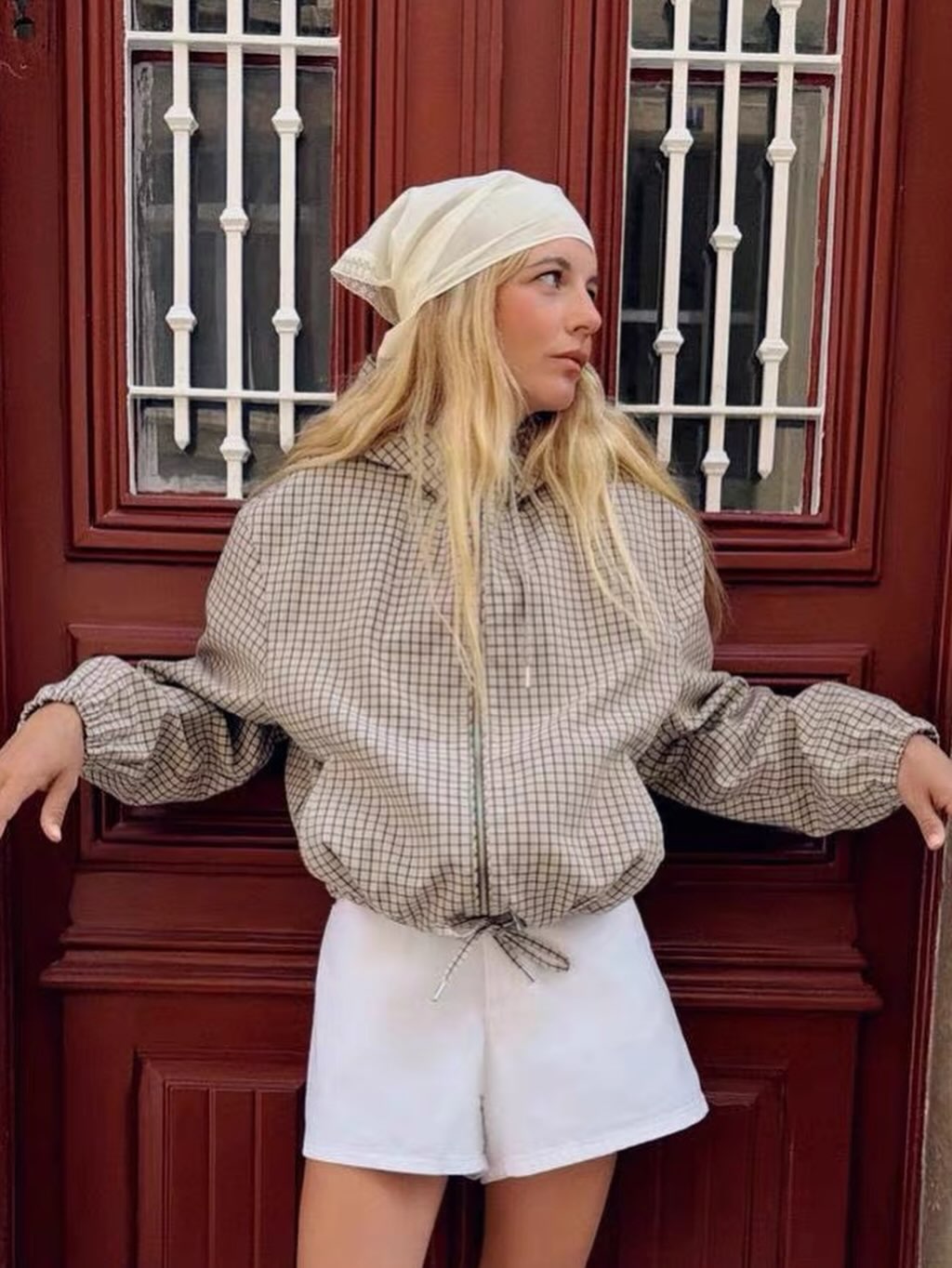 Veste à capuche courte à carreaux Ellie