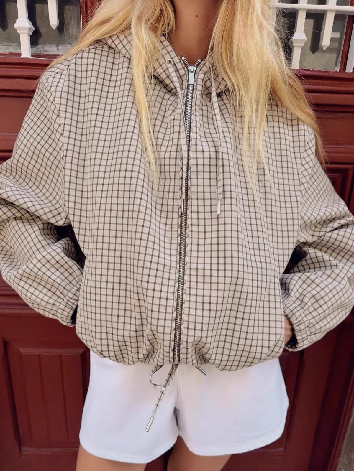 Veste à capuche courte à carreaux Ellie