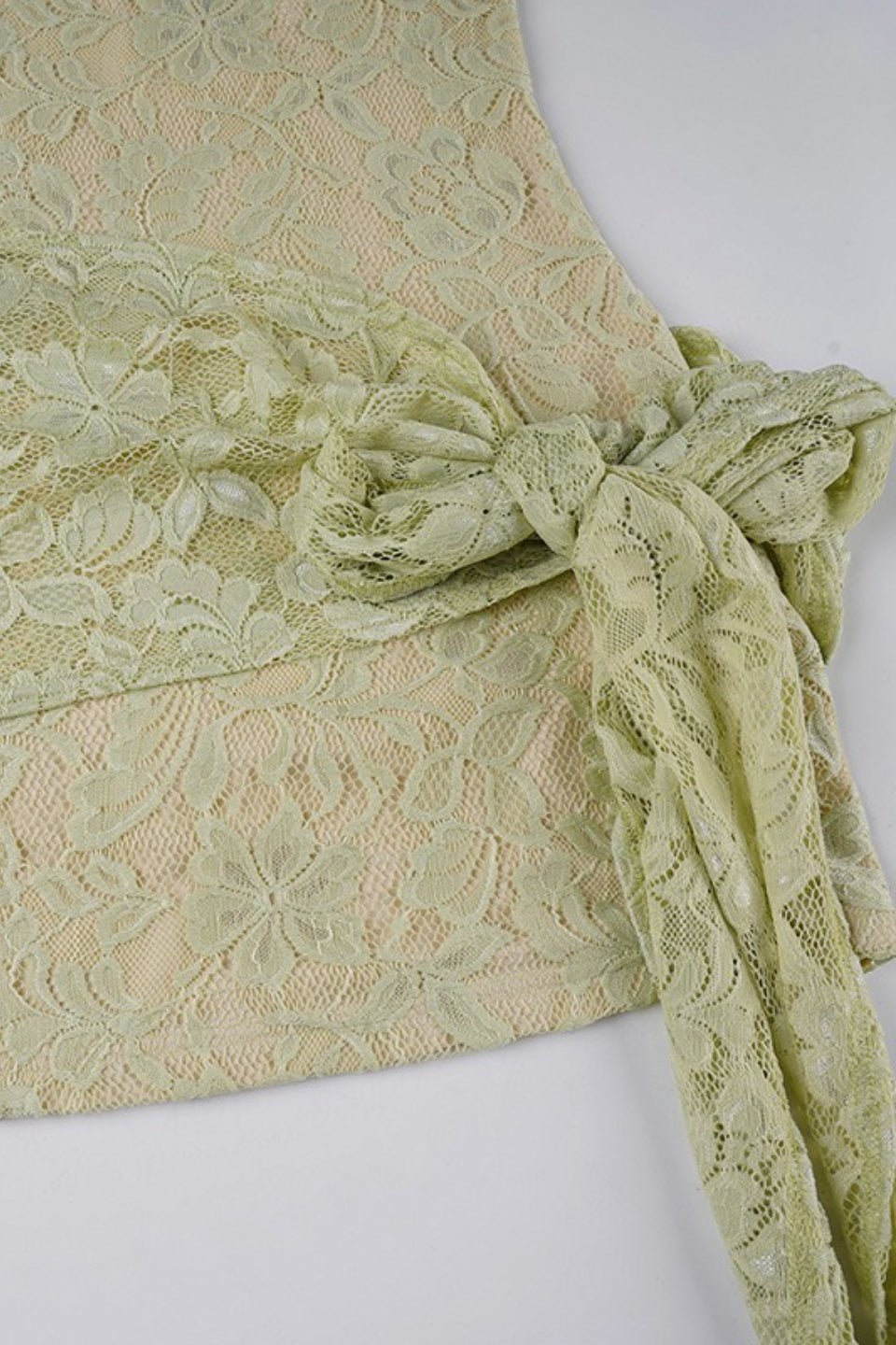 Robe mini moulante en dentelle Dani