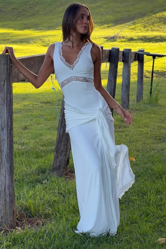 Robe longue Ilaria avec panneaux en dentelle et bretelles à nouer