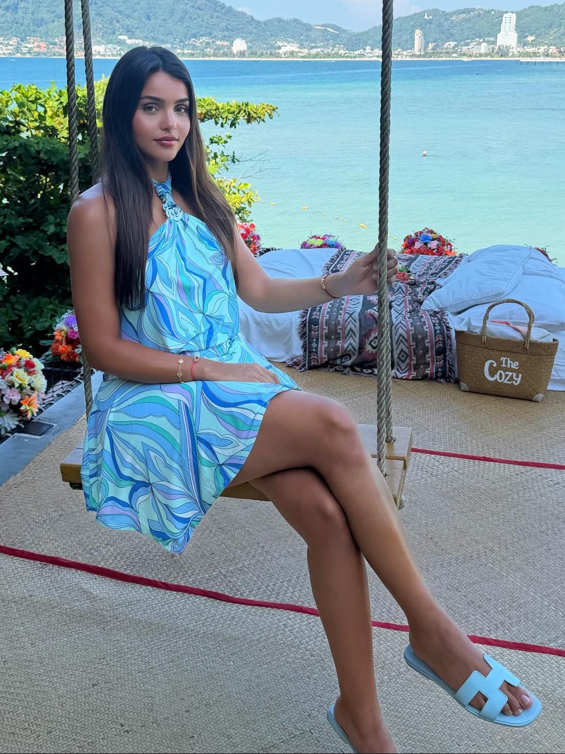 Robe mini halter à imprimé Iris Swirl