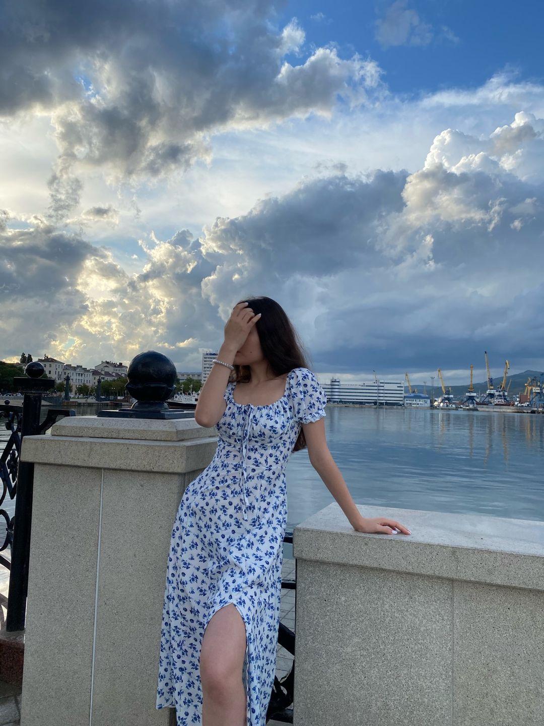 Robe midi Arianna à manches bouffantes fleuries [max 255]