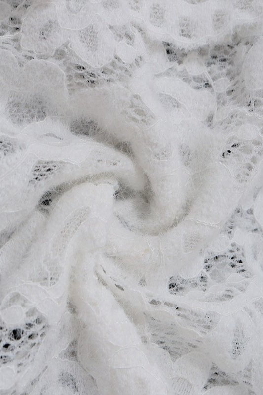 Robe longue Naomi en dentelle à décolleté plongeant