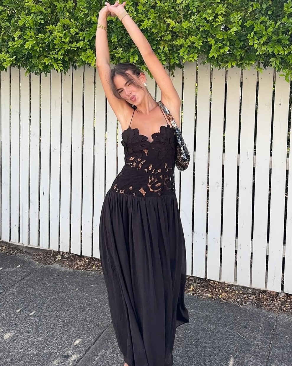 Robe de soirée Kelli en résille dentelle à col halter