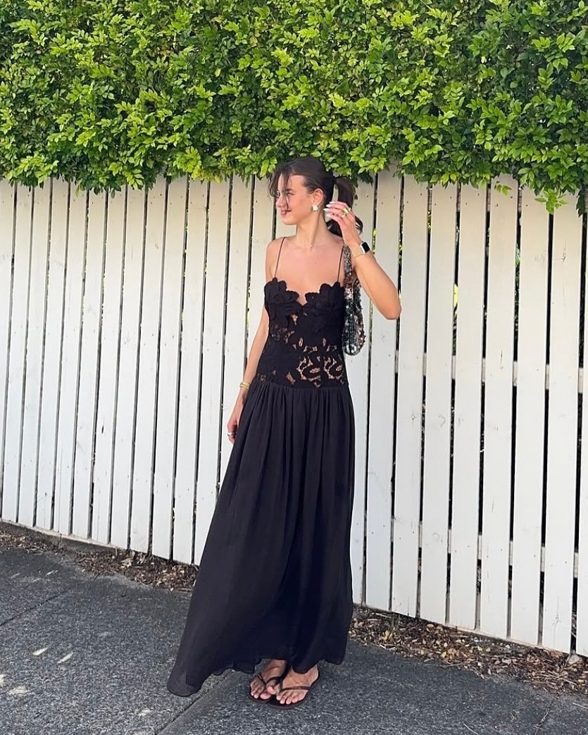 Robe de soirée Kelli en résille dentelle à col halter