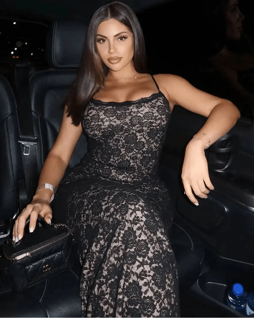 Robe longue Margot en dentelle à épaules dénudées