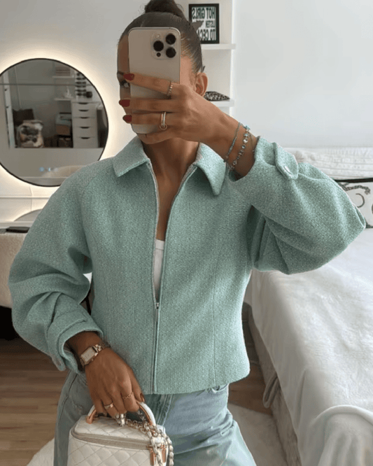 Audrey. Veste courte en tweed zippée