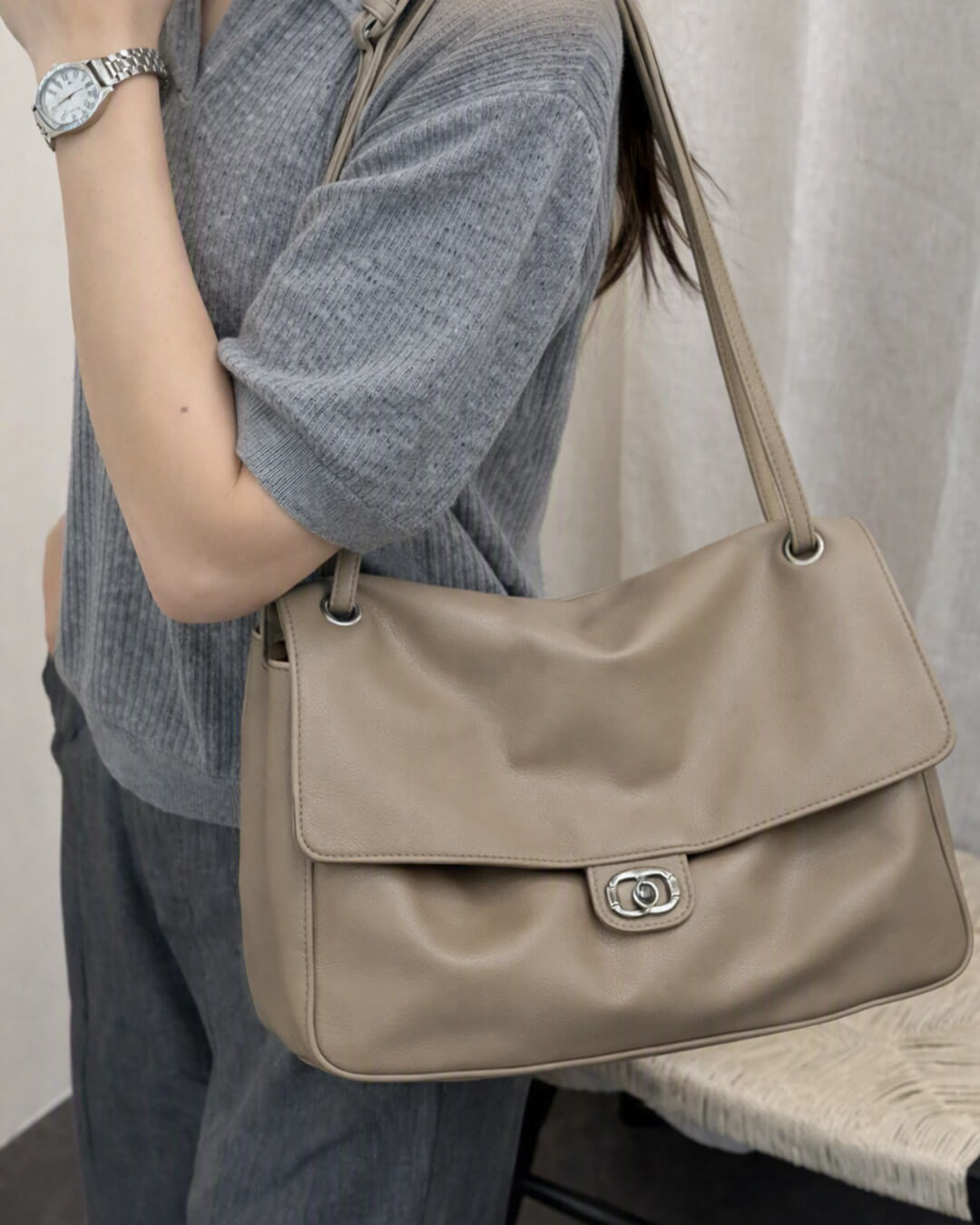 Sac bandoulière Emma à rabat et boucle