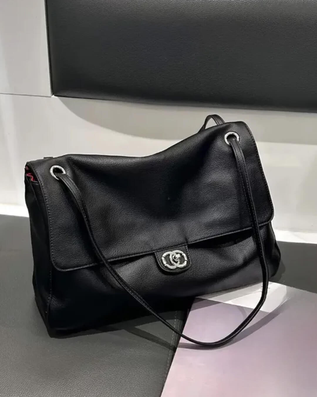 Sac bandoulière Emma à rabat et boucle