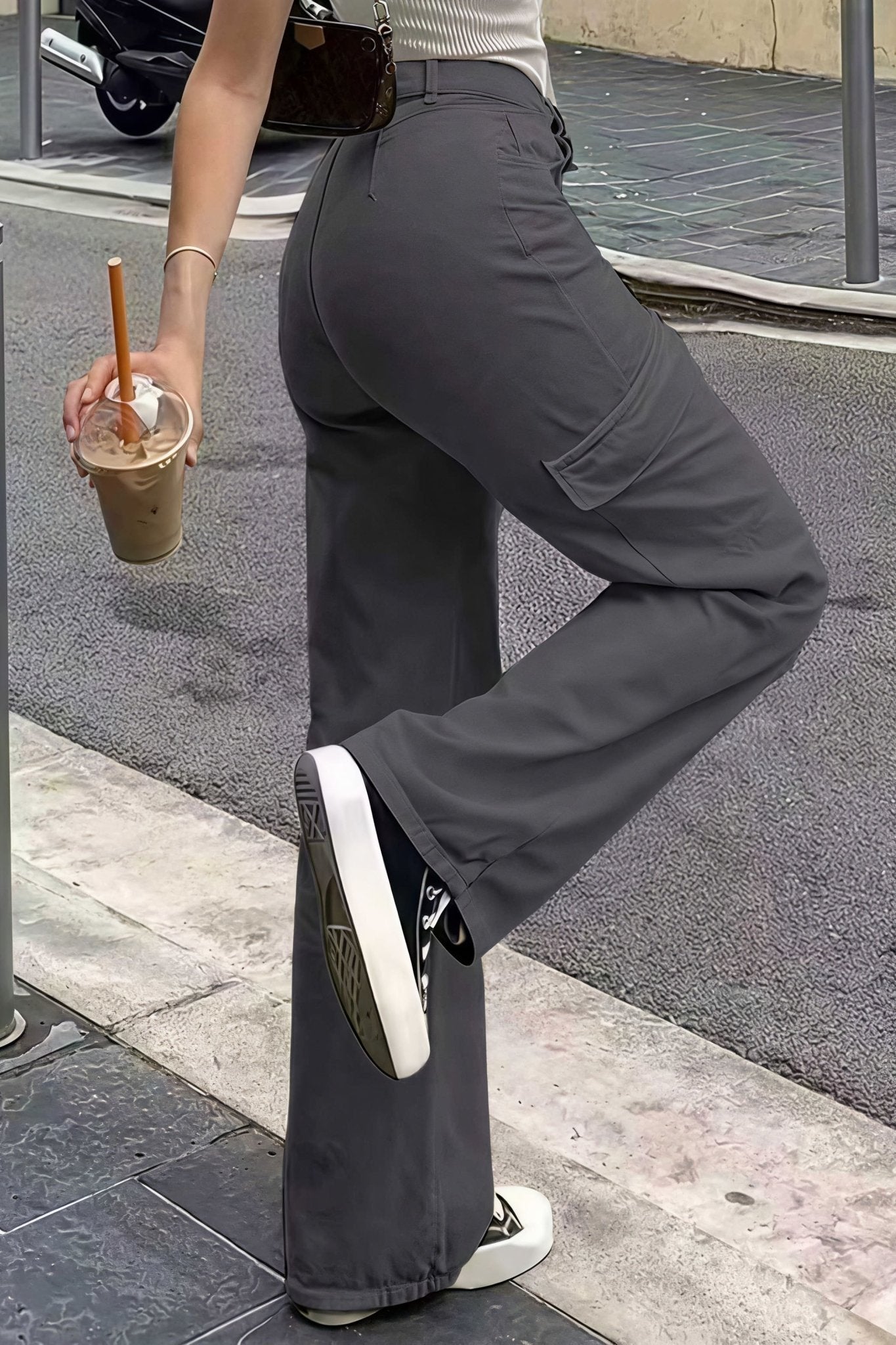 Pantalon droit cargo Sara à poches