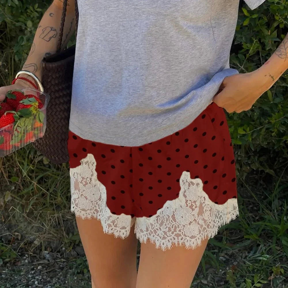 Short Natasha à pois avec bordure en dentelle