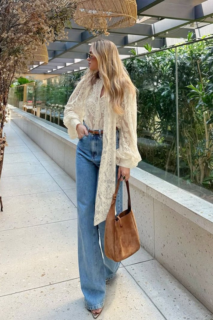 Blouse Sandrine en dentelle transparente à lien