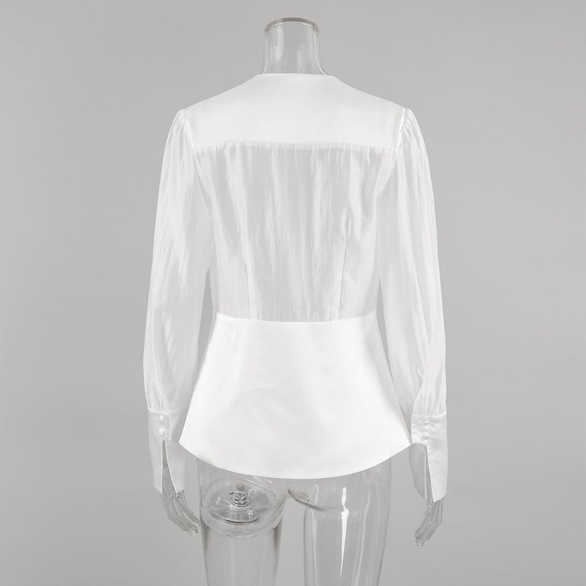 Blouse transparente Lydia à boutons et décolleté profond