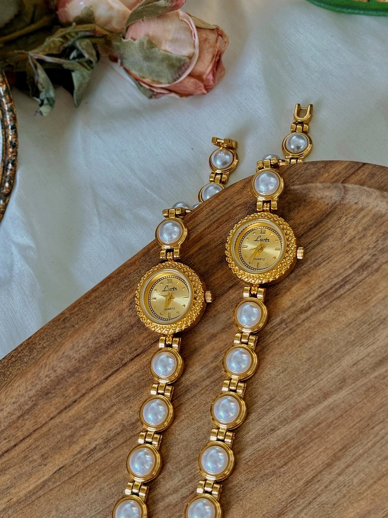 ZEYA - Anara Women's Watch - Elegant Golden Quartz Timepiece with Pearl Inlay