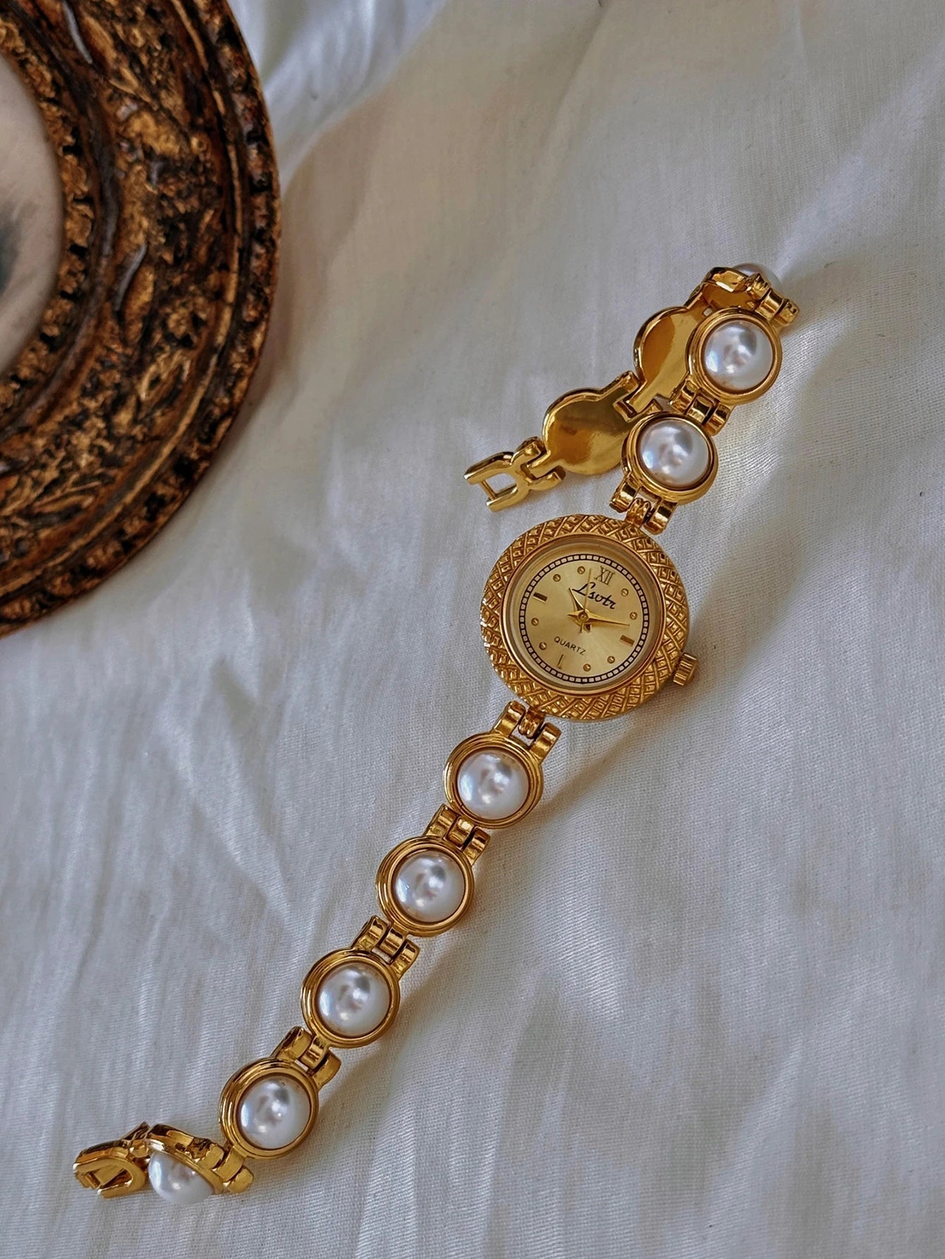 ZEYA - Anara Women's Watch - Elegant Golden Quartz Timepiece with Pearl Inlay