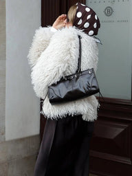 Manteau court Aelide en fausse fourrure duveteuse