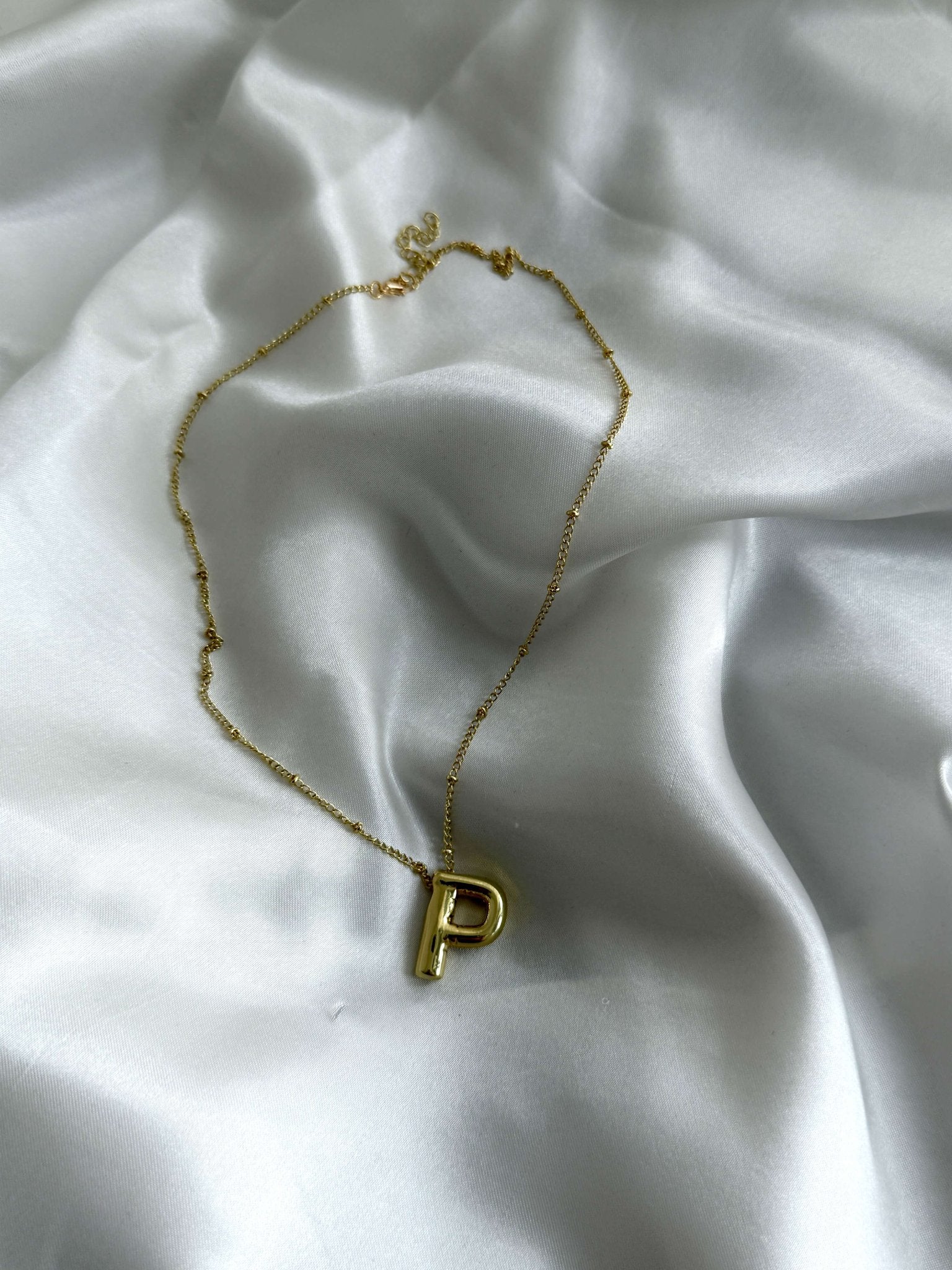 ZEYA - Eveline Letter Necklace