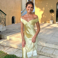Robe maxi Katelyn épaules dénudées en satin