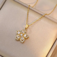 Collier Pendentif Fleur Mia