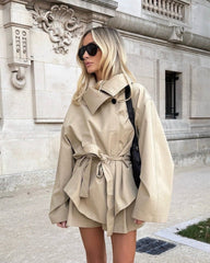 Trench-coat court Piper