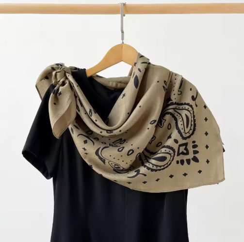 Reese Bandana Tricoté Motif Paisley