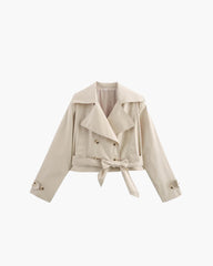 Trench-coat court Sara