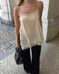 Top Valerie en Dentelle avec Fente Latérale